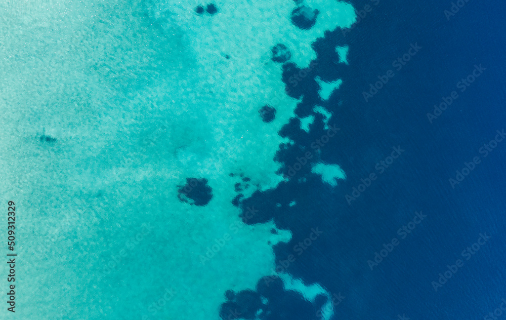 Obraz premium Aerial view of turquoise seascape