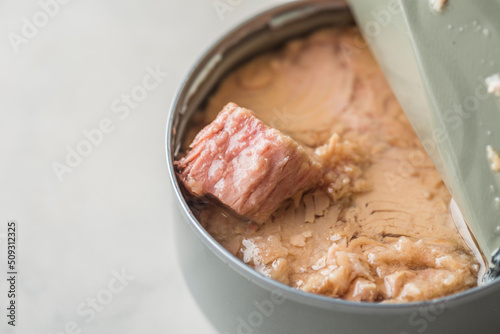 Olive oil tuna canned food