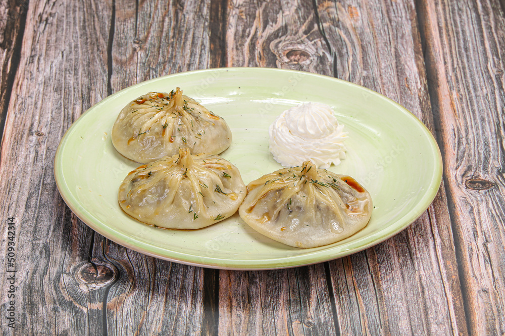 Uzbek cuisine - manti dumplings with meat