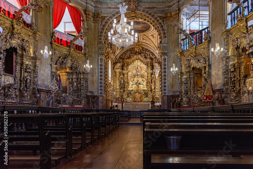 Interior de igreja centenária  © Rogerio