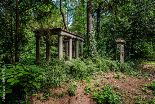 Grabstätte im Wald