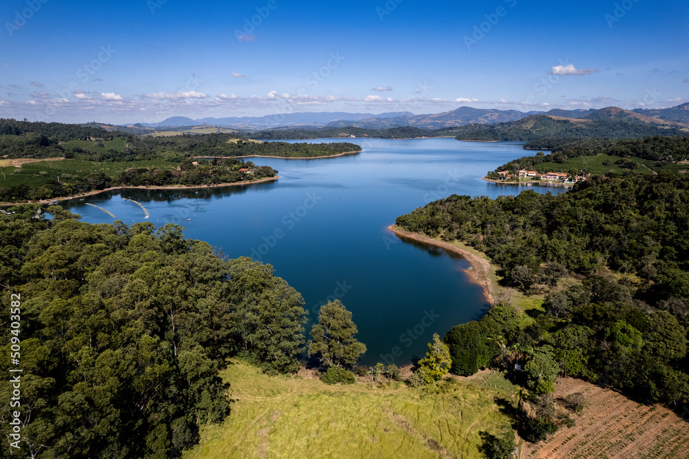 Fotografia aérea da represa de Caconde SP. Cidade do interior de São Paulo, Brasil. 2022.