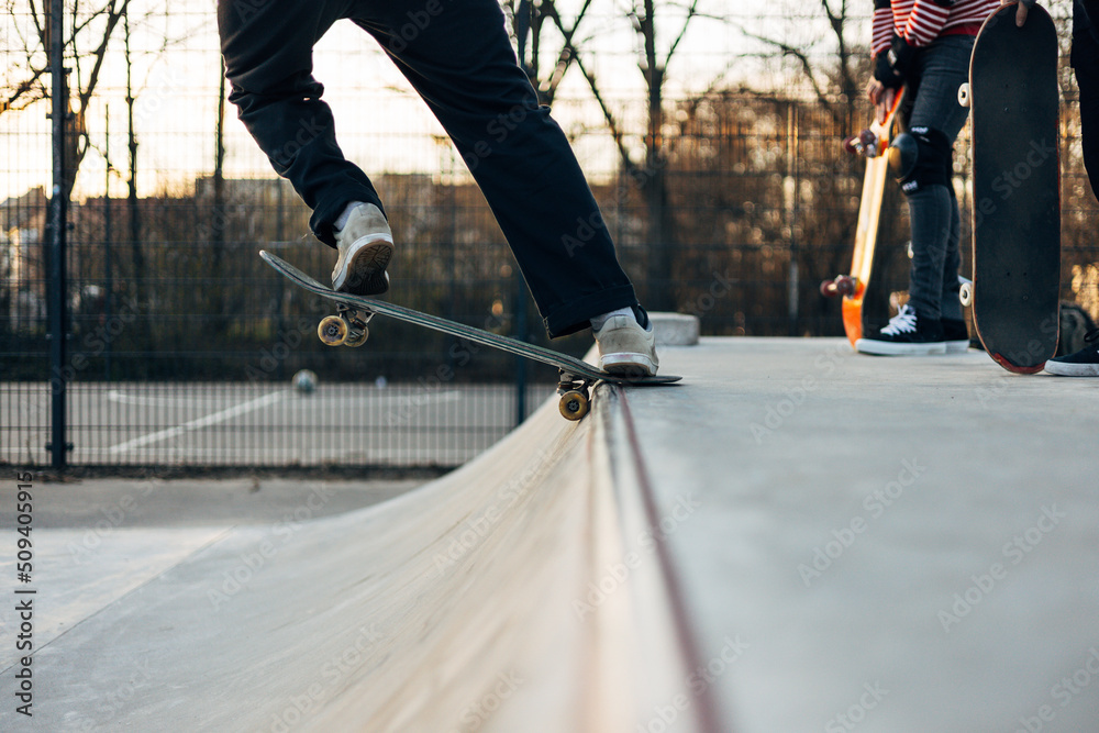 Obraz premium Skateboarding Practice Freestyle Extreme Sports Concept