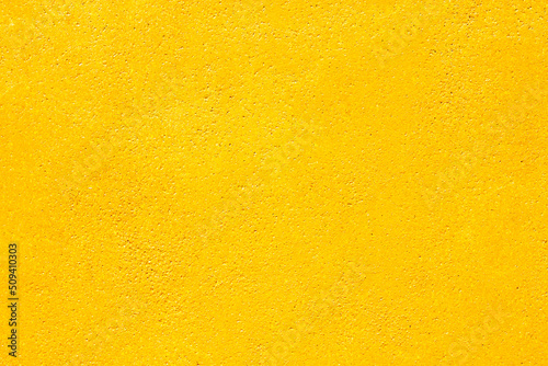 Rough floor, yellow sand wall 