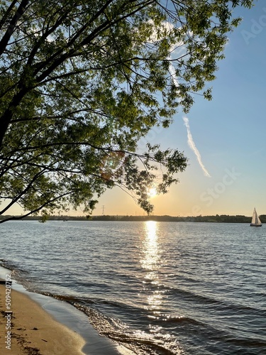 Sunset and a sailboat / Закат и парусник на реке (ByKate)