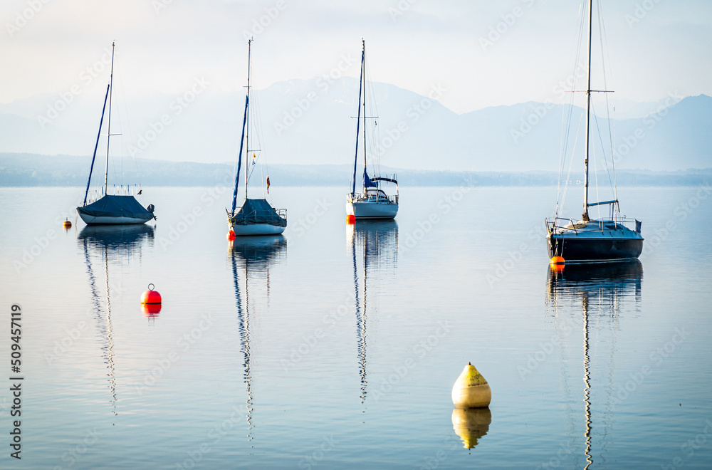 Obraz premium sailboats in tutzing - lake starnberg - bavaria