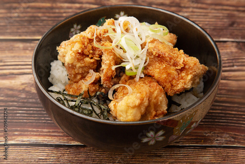 鶏肉の唐揚げ丼