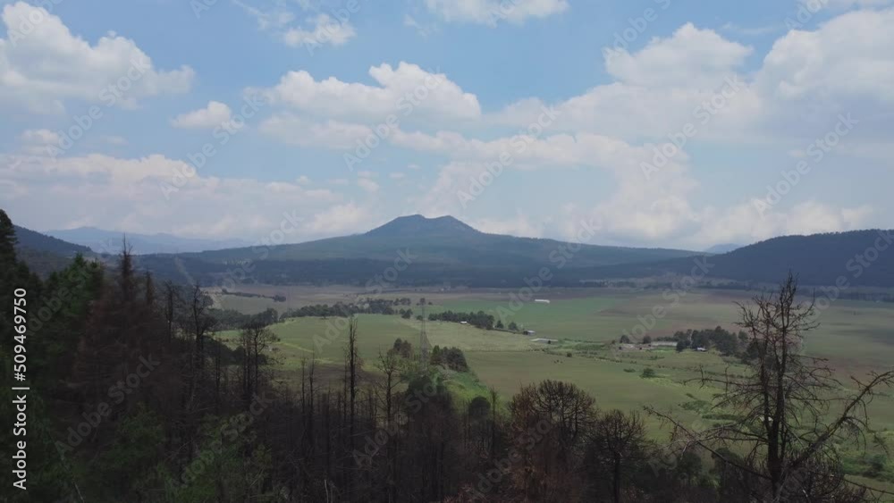 Volcan pelado, vista aerea en del Cerro del ajusco, ciudad de Mexico