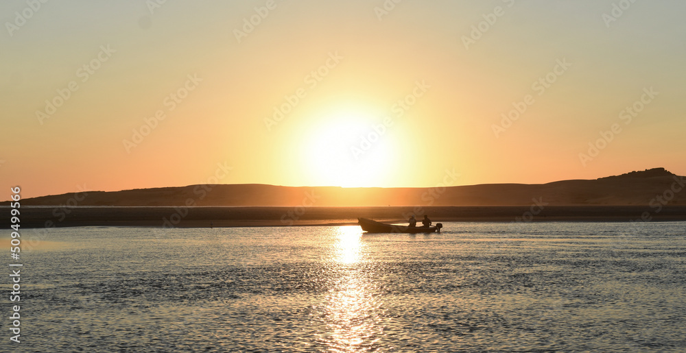 Pescadores al Amanecer Pescadores al Amanecer