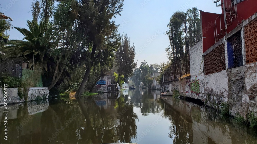 Fototapeta premium Xochimilco canales 2