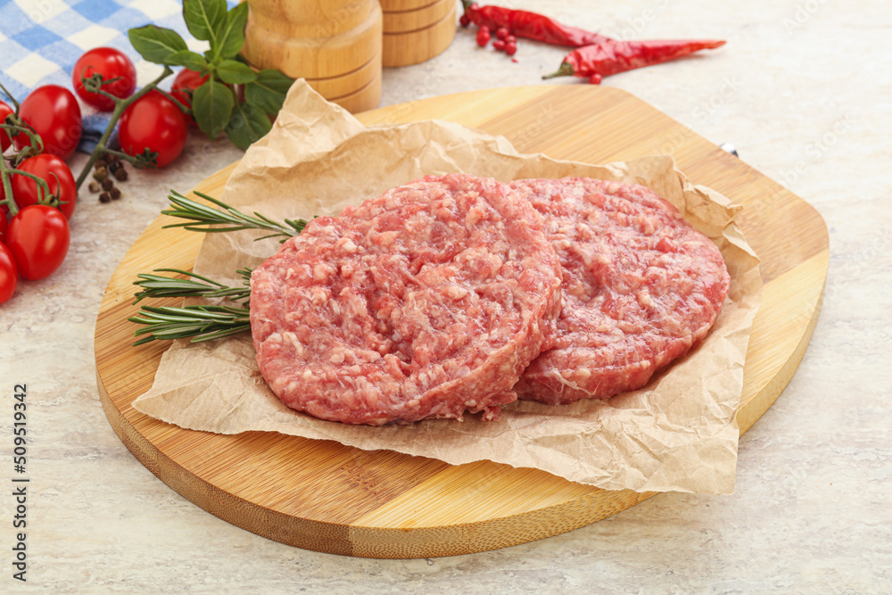 Raw pork cutlet for burger