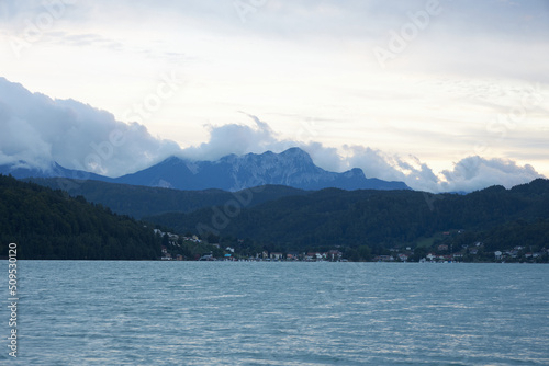 lakeview with mountains in the back © edigrafie