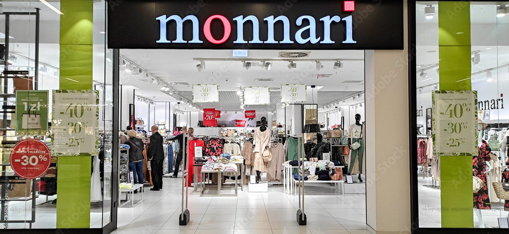 Poland, Bydgoszcz - April 28, 2022: Polish fashion brand "MONNARI". Women's  clothing store. Mannequins Stock Photo | Adobe Stock