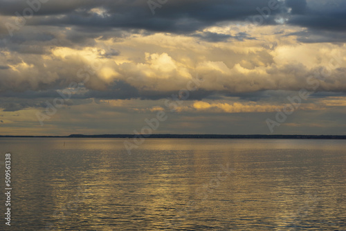 Coucher de soleil depuis le port de Cancale