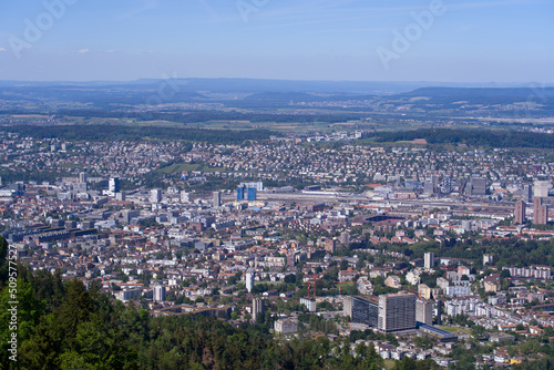 Aerial view of City of Z  rich seen from local mountain Uetliberg on a sunny spring day. Photo taken May 18th  2022  Zurich  Switzerland.