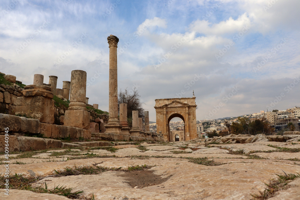 Fototapeta premium Jerash, Jordan - Historical Jerash city (Grassa) Roman and Greek city