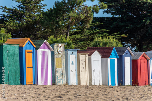 Ile d’Oléron (Charente-Maritime, France), cabines de plage traditionnelles sur la plage de La Boirie photo