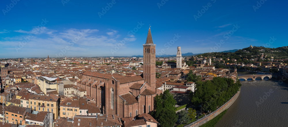 Obraz premium Aerial panorama of Verona, Italy. Aerial view of Basilica di Santa Anastasia church, Ponte Pietra bridge in Verona, Italy.