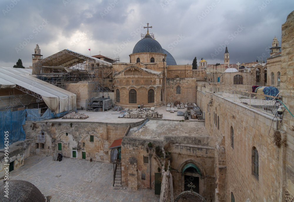 Fototapeta premium Church of the Holy Sepulchre is under repair in Jerusalem Old City