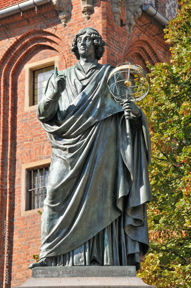 Fototapeta premium Statue of Nicholas Copernicus in Torun, Kuyavian-Pomeranian Voivodeship, Poland