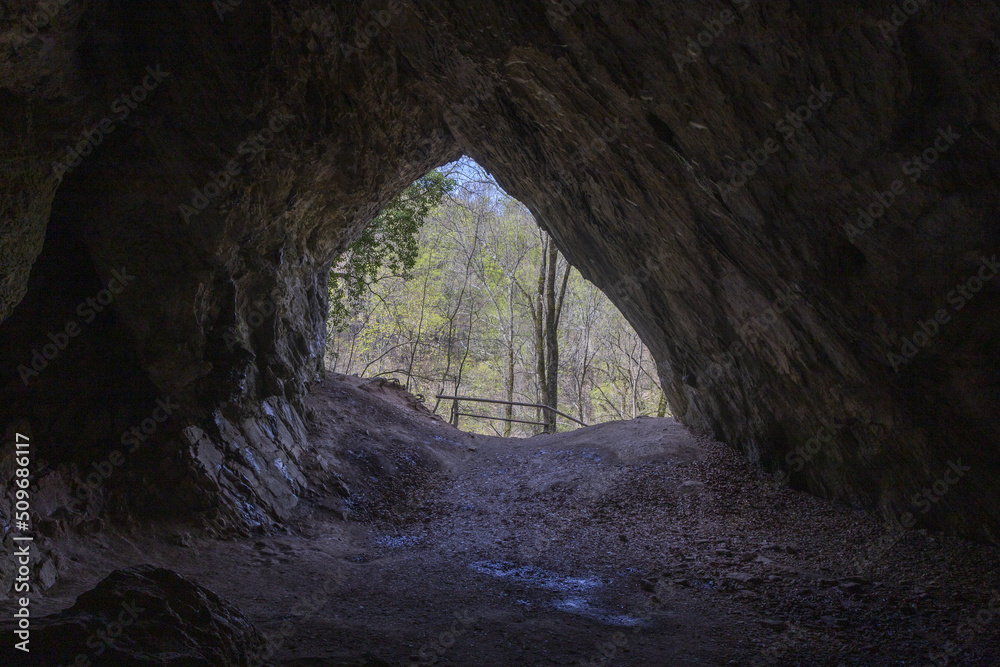Höhle in Bükk gebirge in ungarn