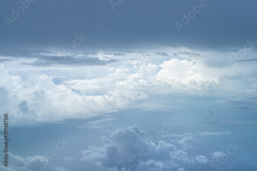 Fototapeta Naklejka Na Ścianę i Meble -  Sun coming in through clouds 