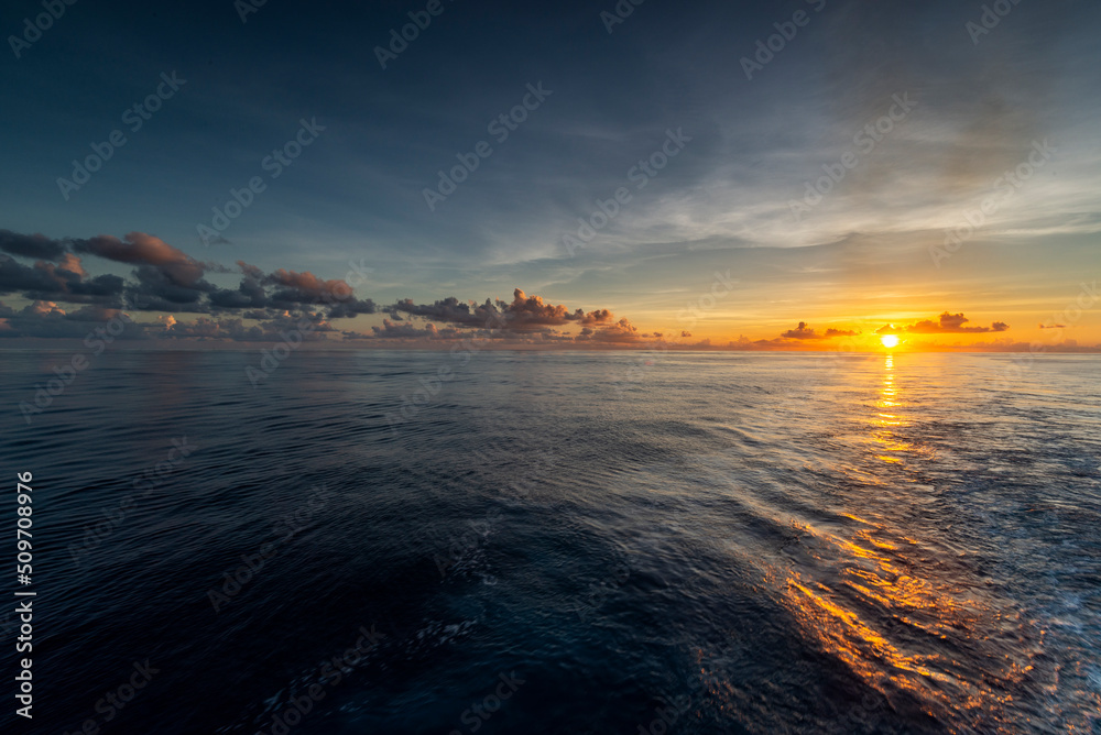 Fototapeta premium sunset over the sea