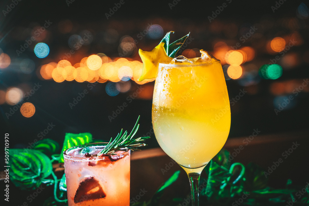 Obraz na plátně cocktails nights