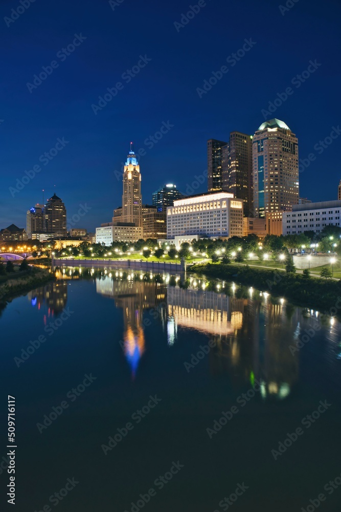 Fototapeta premium Night view of downtown Columbus, Ohio