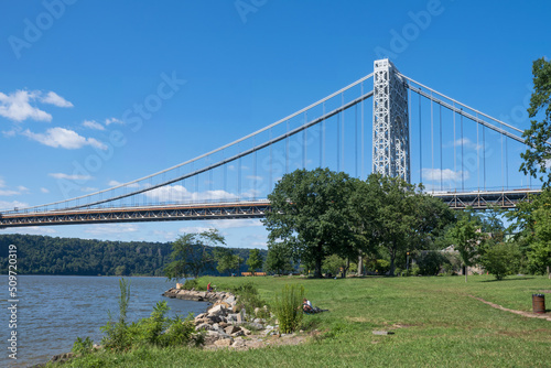 Картината върху платно George Washington Bridge and Riverside Park, Hudson river, NYC, Washington Heights
