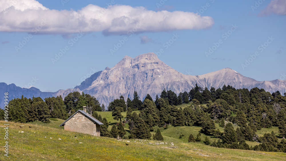 Fototapeta premium Mountain landscape on the Vercors plateau with the Essayer hut