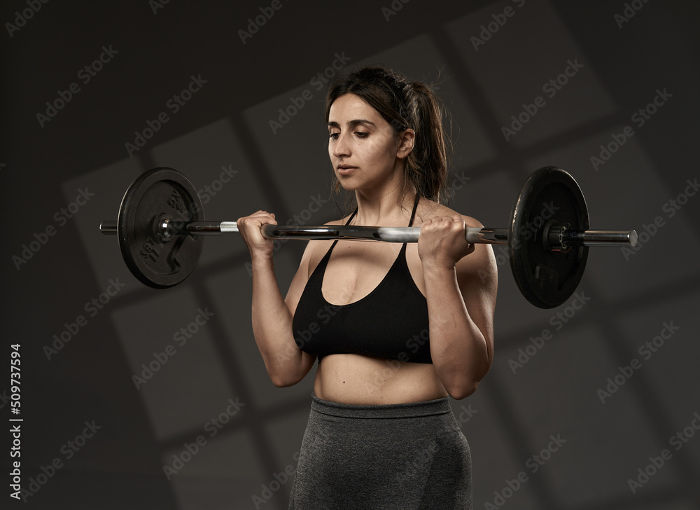 Obraz premium Size plus indian woman doing fitness workout