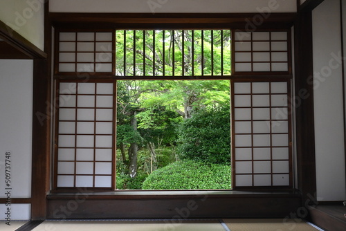 初夏に参拝した京都市源光庵の迷いの窓