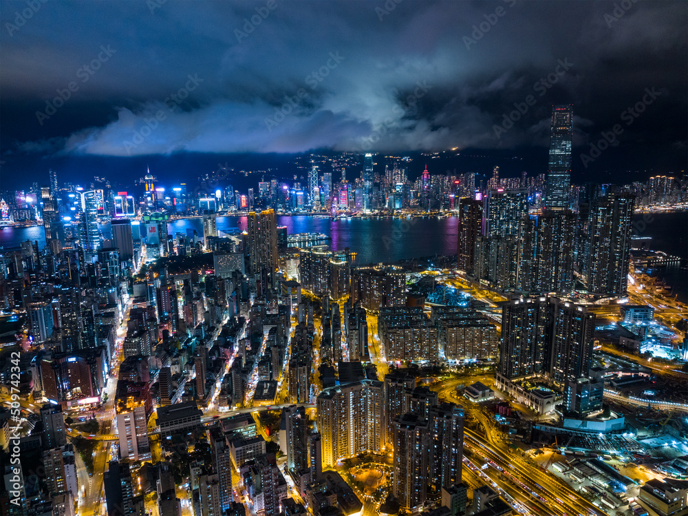 Fototapeta premium Aerial view of Hong Kong city at night