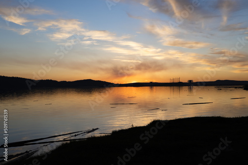 Fototapeta Naklejka Na Ścianę i Meble -  beautiful landscape, sunset on the Angara river
