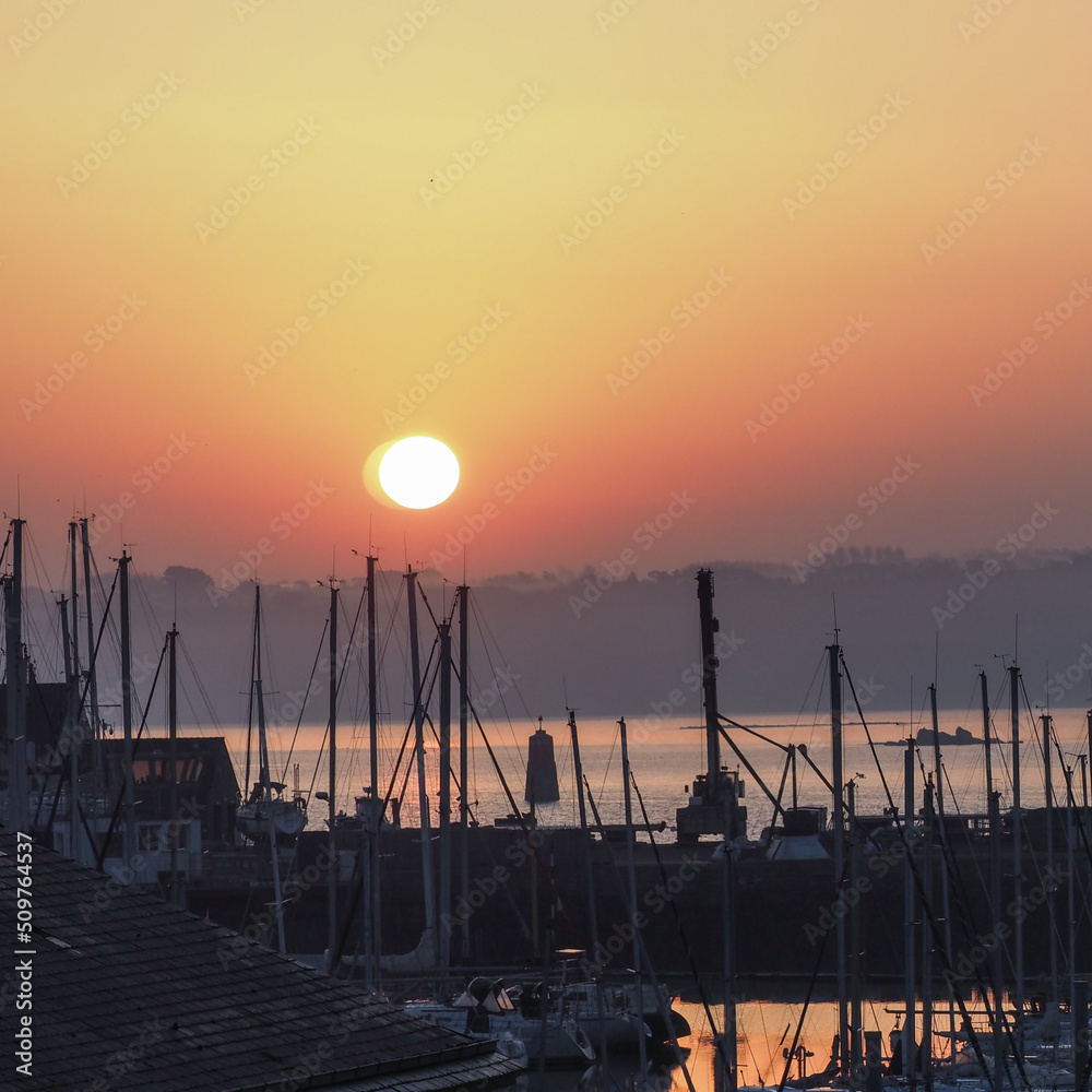 lever de soleil à Perros-Guirrec en Bretagne en France