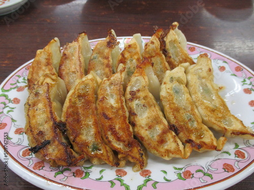 日本で一番有名な中華料理チェーン「餃子の王将」の焼き餃子二人前 photo