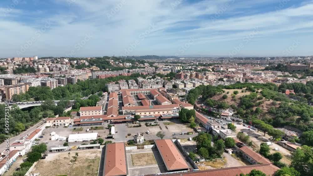 il famoso Quartiere Testaccio di Roma. Italia.
In volo col drone sui quartiere testaccio e sul monte dei Cocci. il famoso Quartiere Testaccio di Roma. Italia.
In volo col drone sui quartiere testaccio e sul monte dei Cocci.