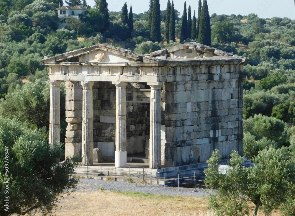 Obraz premium An ancient mausoleum in the city of Messene in the Peloponnese, Greece