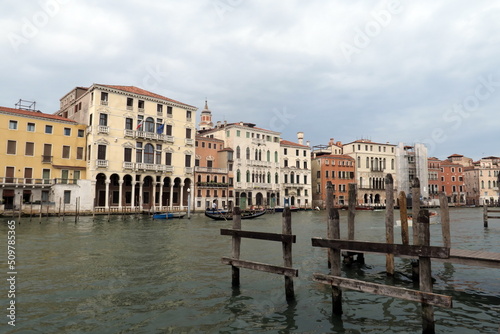 Venise. Palais au bord du Grand Canal.