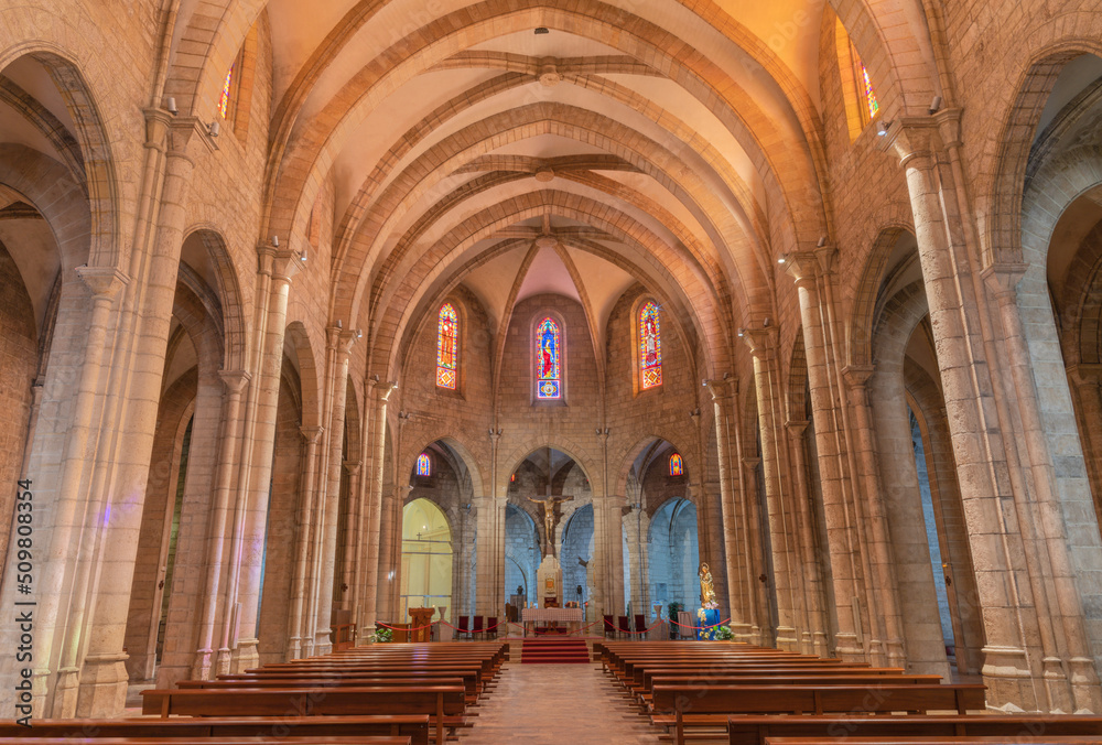 VALENCIA, SPAIN - FEBRUAR 16, 2022: The nave of gothic church Iglesia de Santa Catalina.