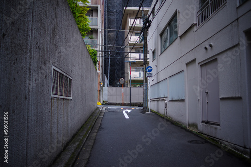 東京都赤坂2丁目から見える路地の風景