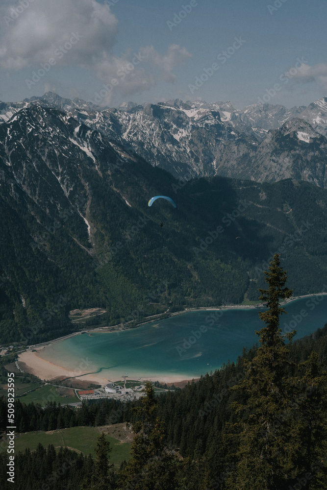Paraglider am Achensee. Tirol