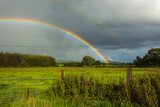 Doppelter Regenbogen in Knockasarnett in Kerry Irland