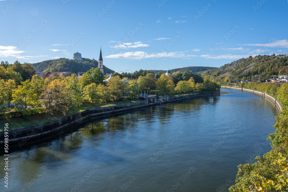 Kelheim mit Befreiungshalle und Altmühl