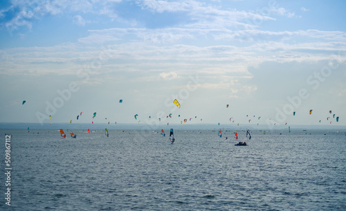 Windsurfing Kitesurfing 