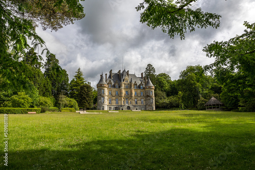 Château de la Roche Bagnoles par un temps nuagueux photo