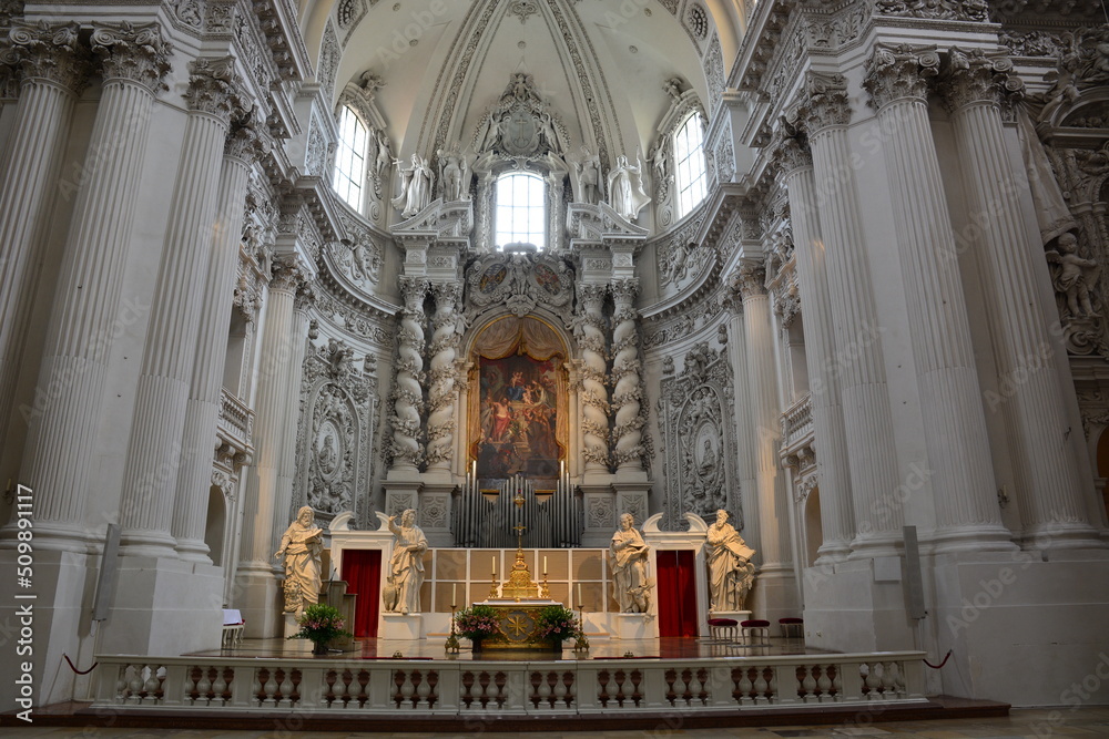 Obraz premium Munich, Bavaria, Germany - 08.07.2021: Interior of the baroque THEATINERKIRCHE (Theatine Church) in Munich