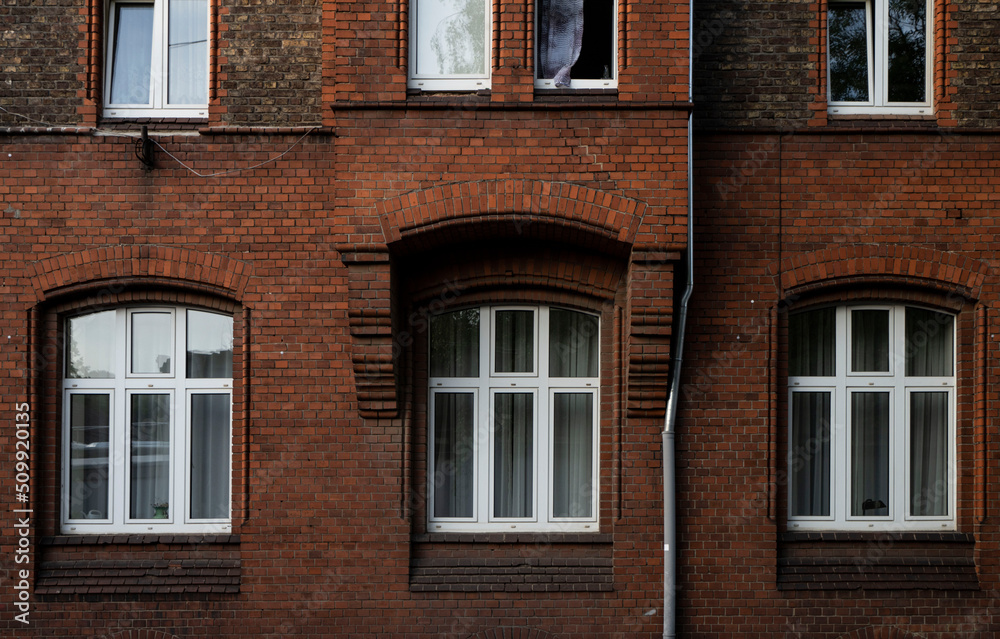 ヨーロッパの一軒家の窓,モダン建築の窓,外国の家