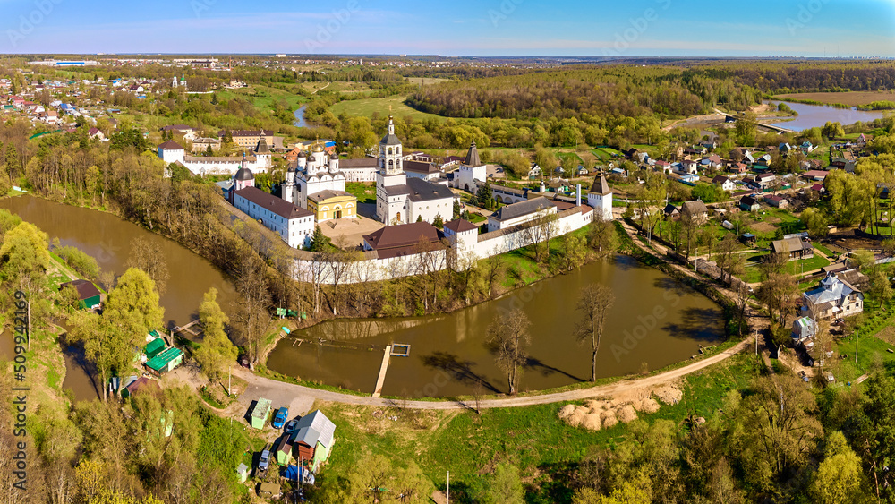 Fototapeta premium Panoramic aerial view of the ancient Orthodox Pafnutev-Borovsky Monastery in the city of Borovsk, Russia
